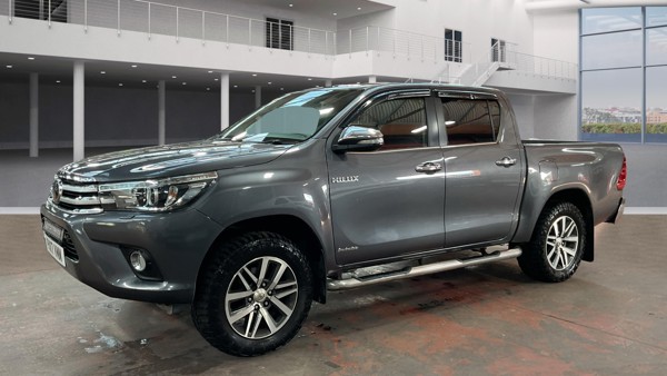 TOYOTA Hilux
